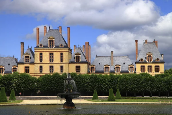 Frankreich Fontainebleau Brunnen Mit Großem Blumenbeet — Stockfoto