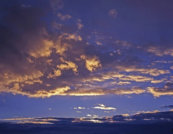 Świt Kolorowe Chmury Widok Nocy — Zdjęcie stockowe