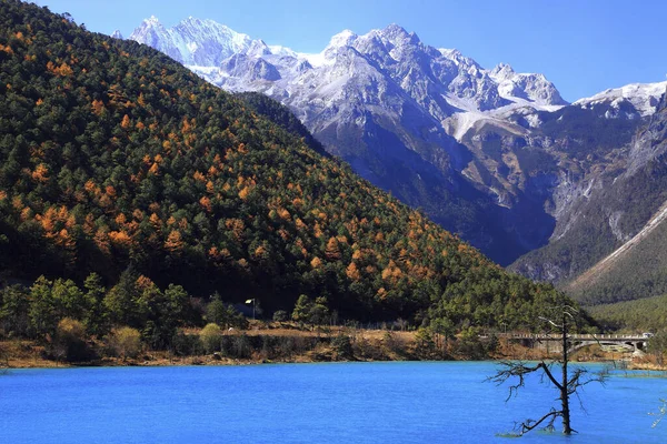 Yunnan Lijiang Yulong Xueba Nationaal Park Blue Moon Lake — Stockfoto