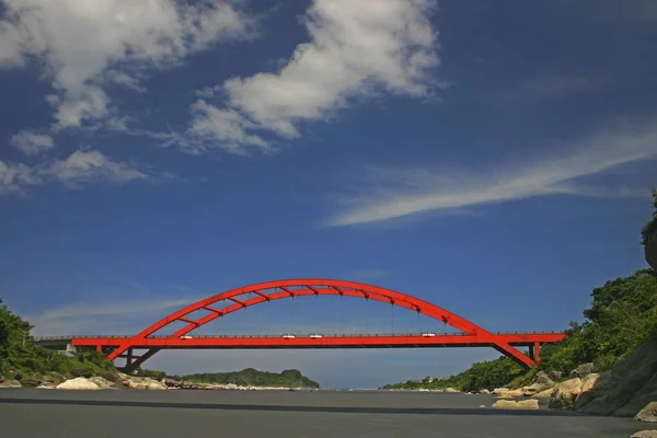 Taiwan Hualien Xiugu Luanxikou Changhong Bridge — Photo