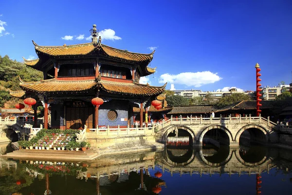 Yunnan Kunming Yuantong Temple Waterside Temple