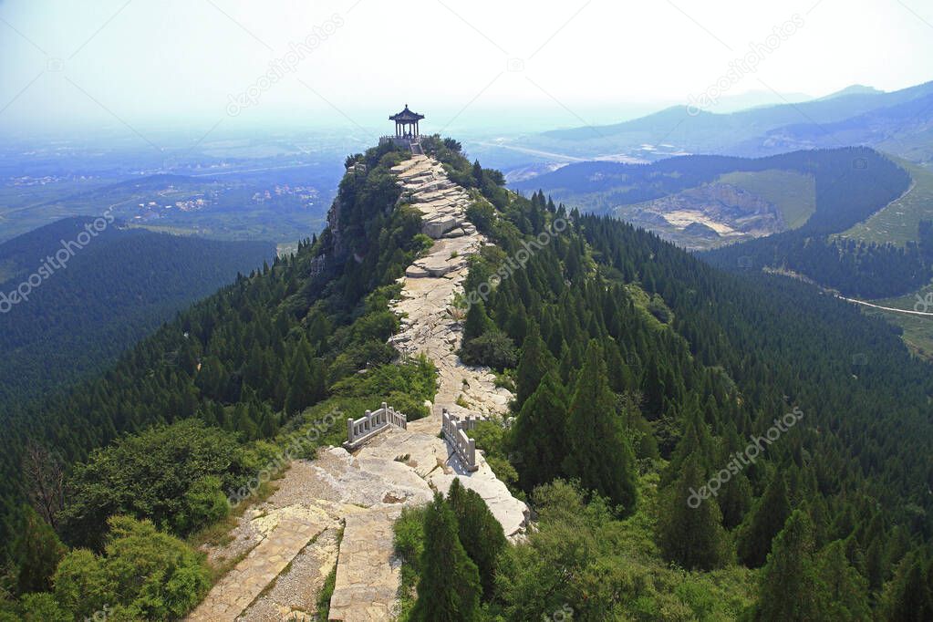 Shandong Weifang Qingzhou Yunmen Mountain Pavilion