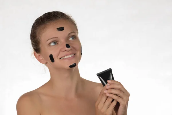 Feliz Hermosa Chica Con Acné Sonriendo Sobre Fondo Blanco Una — Foto de Stock