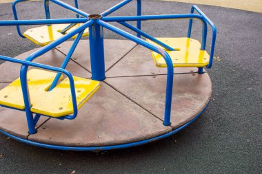 Kauçuk kaplama ile oyun alanında metal Carousel