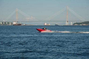 Rusya, Vladivostok, 11 Ağustos 2018. T karşı denizde gemiler
