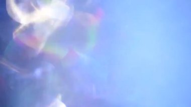 Şenlik tasarımı için parıltı, parıltı ve Noel süslemesi parçacıklarıyla soyut ve güzel bulanık arkaplan.