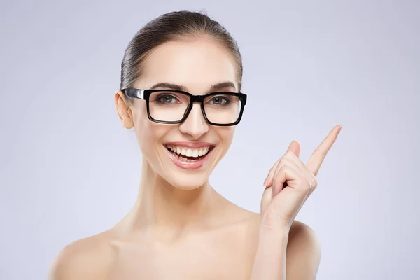 Lächelnde Frau Mit Brille Vision Konzept — Stockfoto