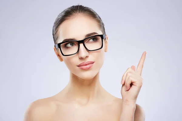 Nachdenkliche Frau Mit Brille Vision Konzept — Stockfoto