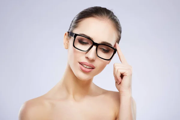 Mujer Pensativa Con Gafas Concepto Visión —  Fotos de Stock