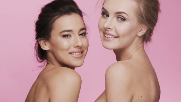 Szépség video koncepciója a két fiatal lányok — Stock videók