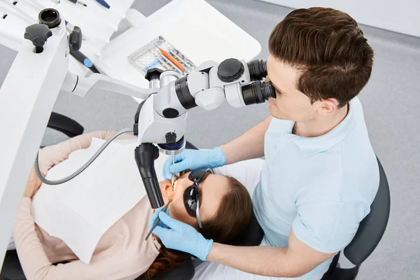 Dentista Ribes Denti Giovane Paziente Femminile Clinica Dentale — Foto Stock