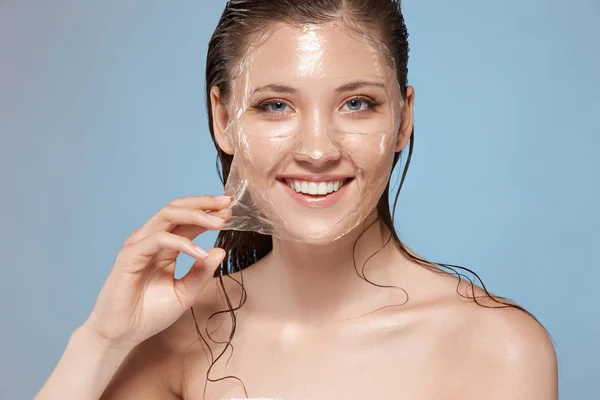 Woman Wet Hair Peeling Face Mask Grey Background — ストック写真