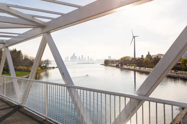 Toronto, Ontario, Kanada - 17 Mayıs 2019: Toronto Windshare Explace türbini Exhibition Place'te