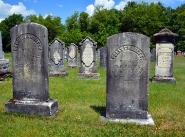 PIGEON HILL QUEBEC CANADA - 06 06 06 2020: Saint Armand Metodist Mezarlığı Rue Des Erables, Pigeon Hill, Quebec.