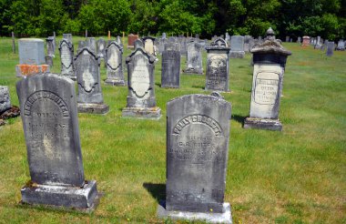 PIGEON HILL QUEBEC CANADA - 06 06 06 2020: Saint Armand Metodist Mezarlığı Rue Des Erables, Pigeon Hill, Quebec. 