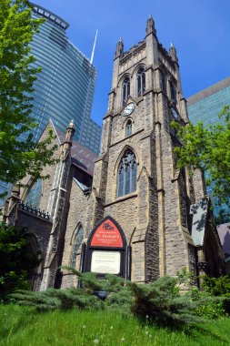 MONTREAL QUEBEC CANADA - 03: 24 2020: St. George 's Anglikan Kilisesi, İngiltere' nin koruyucu azizi, 1990 yılında Kanada Ulusal Tarih Bölgesi seçildi.