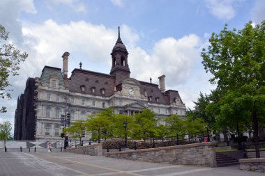 Montreal CANADA - 06 01 2020: Montreal belediye binası Montreal Kanada 'da İkinci İmparatorluk tarzının en iyi örneklerinden biridir..
