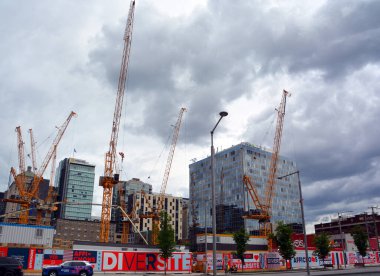 MONTREAL QUEBEC CANADA - 05 26 2020: Büyük Montreal şantiyeleri Salgın Salgın Salgın Salgını Salgını 'nın durdurulmasının ardından yeniden açıldı