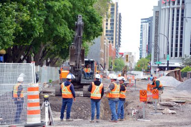 MONTREAL QUEBEC CANADA - 05 26 2020: Büyük Montreal Salgın Salgın Salgın Salgını Salgın Hastalıklar Salgını için kapatıldıktan sonra yeniden açılan işçi