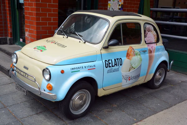 Montréal Québec Canada 2020 Servir Restaurant Une Fiat 500 Est — Photo