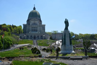 MONTREAL CANADA - 05: 26 2020 Saint Joseph 's Oratory of Mount Royal, Royal dağının batı yamacında bulunan bir Roma Katolik bazilikası.
