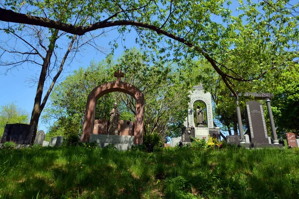 Montreal Canada 2020 Notre Dame Des Neiges Cemetery Spring Trees — 스톡 사진