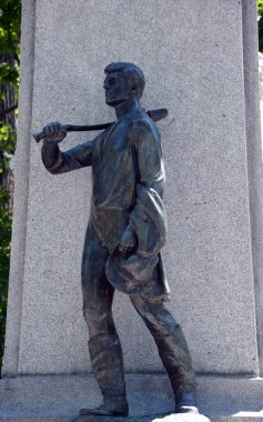 SAINT JEROME QUEBEC CANADA - 06 17 2020: Franois-Xavier-Antoine Labelle heykeli Roma Katolik rahibiydi ve Laurentianların yerleşim veya kolonileşmesinden sorumlu kişiydi.