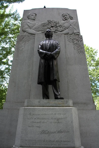 Montreal Quebec Canada 2020 Μνημείο Sir Wilfrid Laurier Από Τον — Φωτογραφία Αρχείου