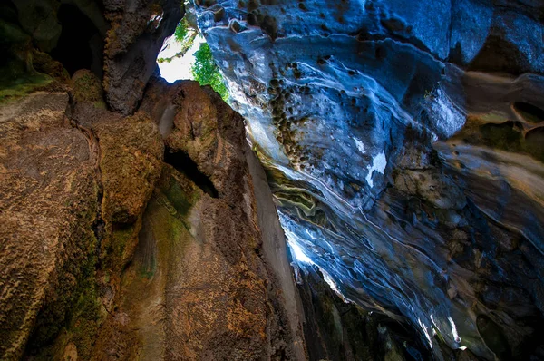 Filippine Grotte Profonde Dell Isola Struttura Pietra Belle Grotte — Foto Stock