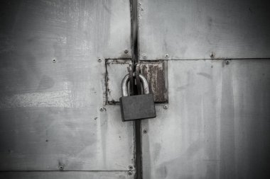 Eski demir kilit 
