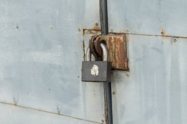 Eski demir kilit 