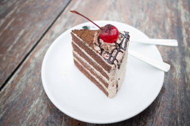 rahat açık Cafe kiraz tepesi ile çikolatalı kek