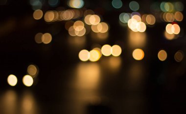 Soyut bac için şehirde araba ışığı ve trafik bulanık görüntü