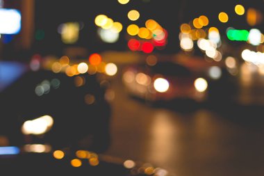 Trafik sıkışıklığı sırasında bulanıklık aydınlatmasının soyut arka planı