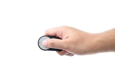 erkek el beyaz backgr izole düğmesine uzaktan basıyor