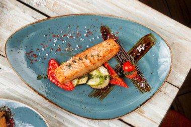 sebzeli almon biftek 