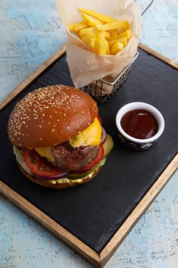 Mükemmel hamburger klasik hamburger Amerikan çizburgeri peynirli