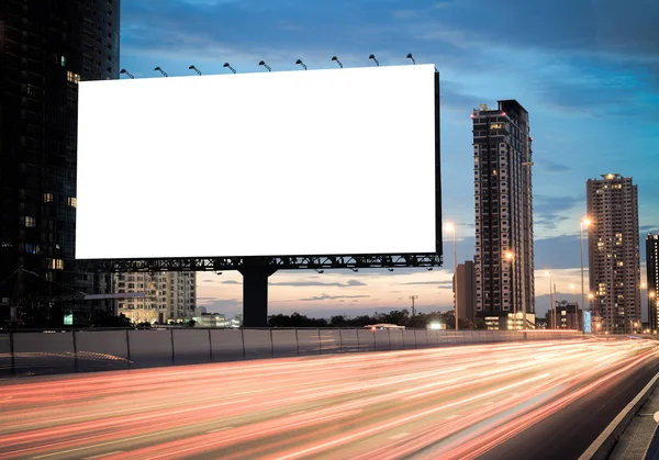 Reklam Koncept Tomma Mallen För Utomhusreklam Eller Tom Skylt Motorvägen — Stockfoto