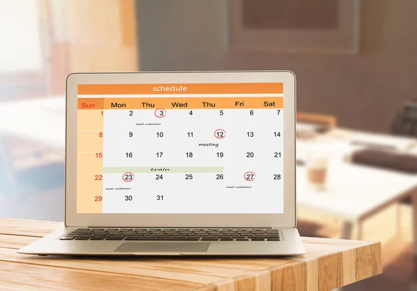 Отметка Ноутбуке Расписания Календаре Качестве Напоминания Важных Датах Запланировать Встречу — стоковое фото