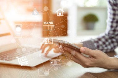 Mobil bankacılık ağı. Simge uygulaması çevrimiçi ödemesi olan cep telefonu kullanan işadamları.