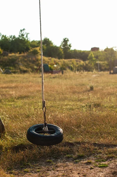 Ruota Dondolo Nel Campo — Foto Stock