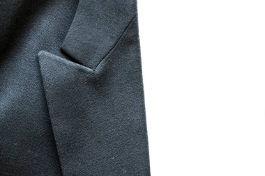 Beyaz arka planda şık kıyafetler.