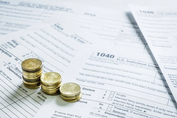 1040 Tax Form Avec Des Pièces Notion Fiscalité — Photo