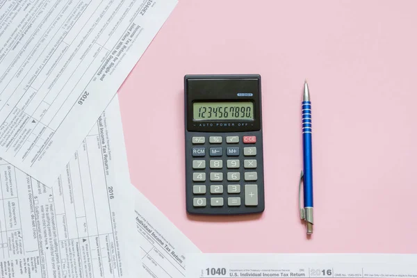 Formulaire Fiscal Américain 1040 Avec Calculatrice Stylo Formulaire Fiscal Document — Photo