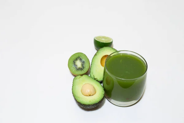Batido Verde Aguacate Lima Kiwi Bebida Saludable Frutas Orgánicas Llena —  Fotos de Stock