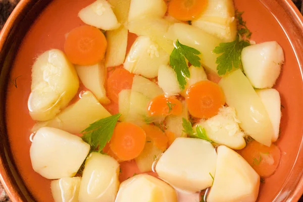 Kil kase en iyi görünümü'nde vejetaryen sebze çorbası.