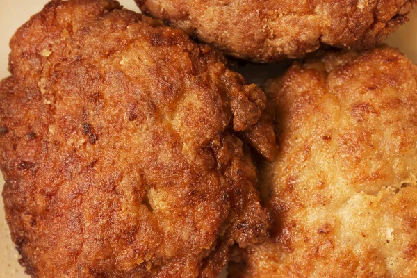 Kızarmış et pirzola yakın çekim.