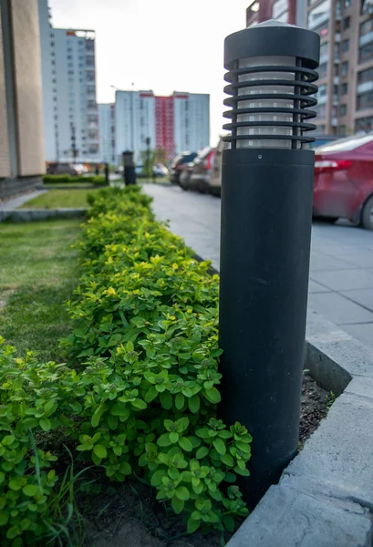 Pilonas Que Separan Calzada Acera Una Zona Residencial — Foto de Stock