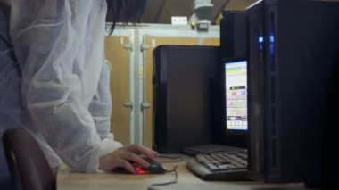 Kadın kontrol kuluçka tavuk çiftliği, bilgisayar hakkında bilgi