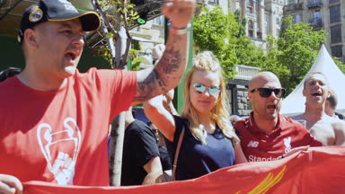 Kiev, Ukrayna - 26 Mayıs 2018: Mutlu hayranları fan zone - Şampiyonlar Ligi 2018